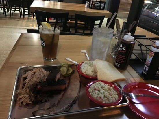 DOC'S Commerce Smokehouse